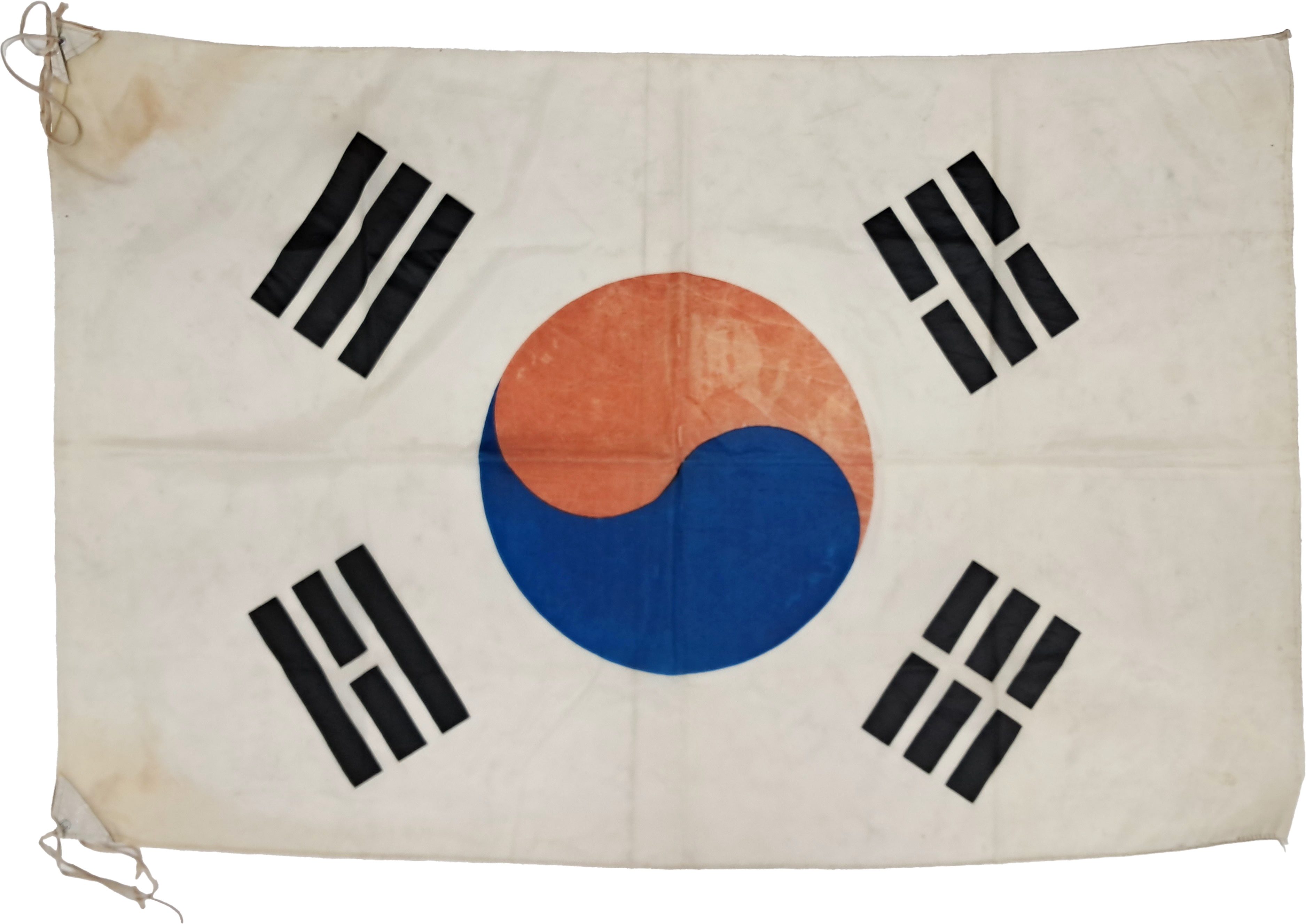 [42] 국기봉에 매달 수 있는 끈이 있는 [태극기]