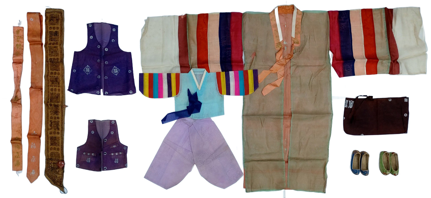 전통혼례 신부복과 아이 비단신 등 11점