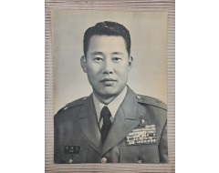 [74] 한국전쟁과 베트남전쟁에 참전하고 국회의원을 지낸 이광노(李光魯)의 사진 421점 및 군복 자료 일괄