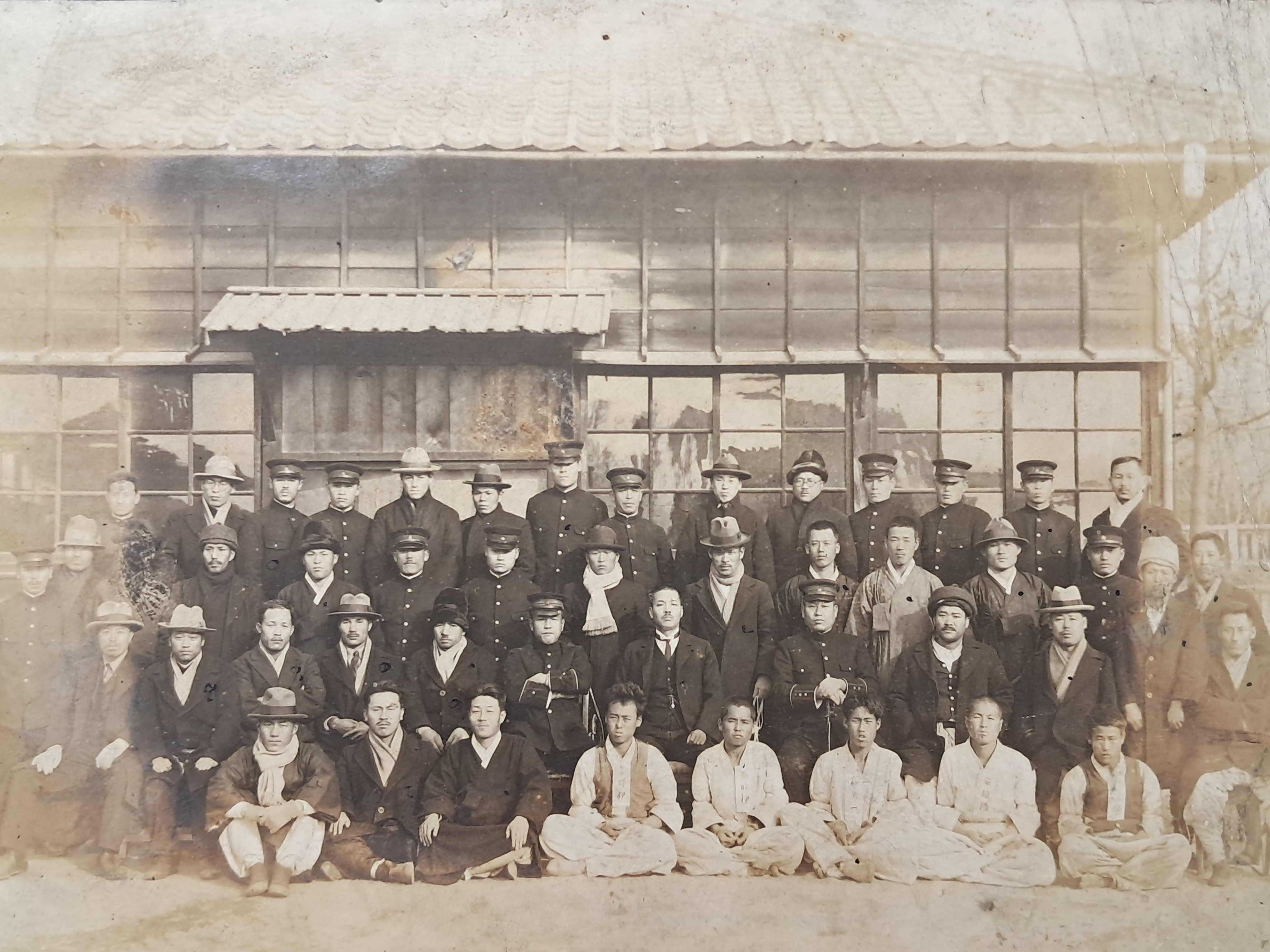 [76] 경북 안동 일대를 뒤흔들었던 '가와카미(川上) 순사 피살 사건' 및 안동의 경찰·치안·민간 생활상을 담고 있는 희귀 사진 16점 일괄