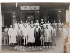 [217] 봉황각(鳳凰閣)에서 열린 조선어표준어사정위원회 제2독회 기념사진