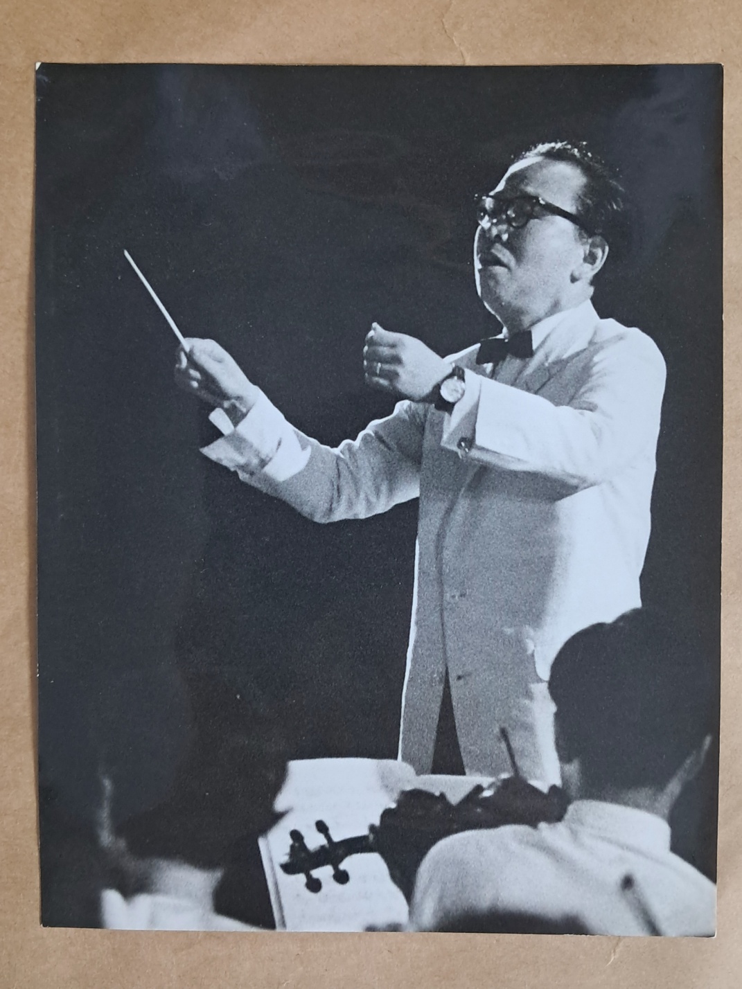 지휘자 서수준교수의 활동사진 및 신문칼럼 스크랩 등 자료 모음집