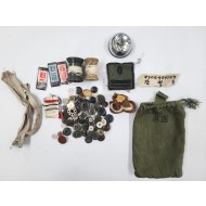 [3] ‘경찰’이 새겨진, 내무반 개인 관물이 담긴 주머니