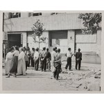 [46] 한국전쟁 중 ‘서울수복’ 직후 연합신문사 ‘전황 게시판’ 앞 군중들 사진